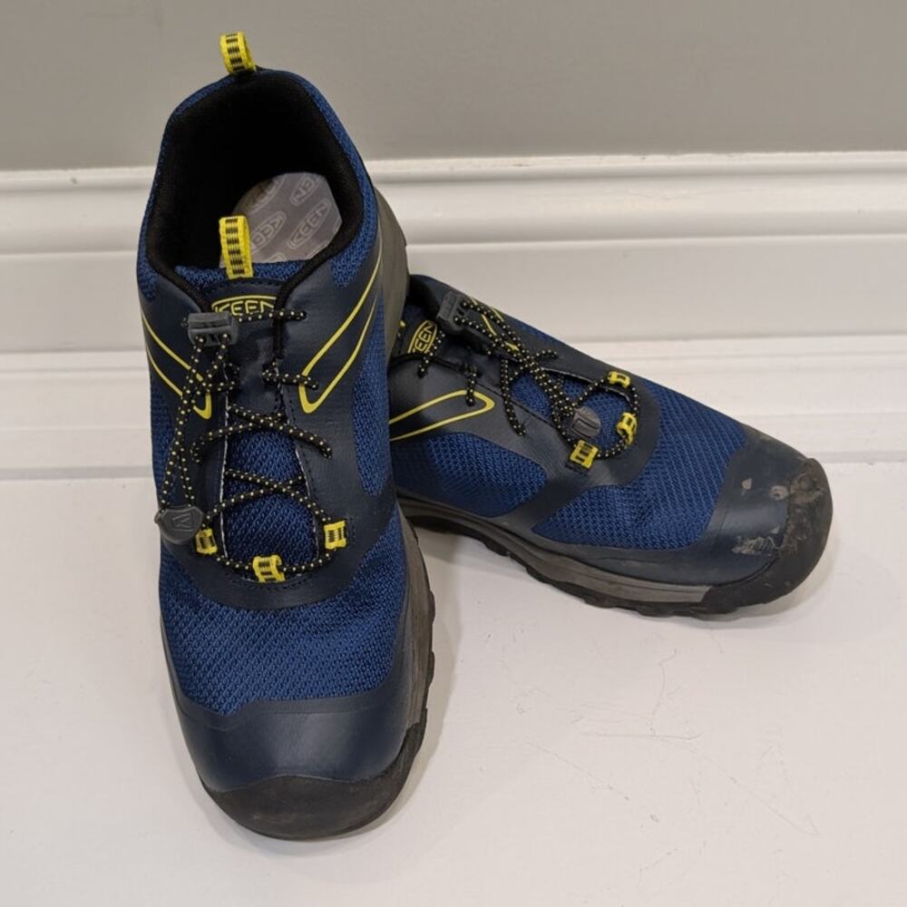 KEEN Kids' Wanduro Low Waterproof Shoes Elastic Bungee Lacing Hiking Size 7Y